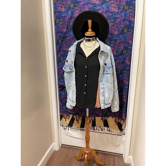 🌈 Lovely minimalist button top - Picture 8 of 10